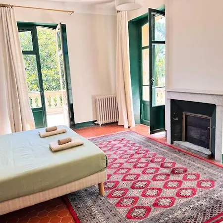 Villa Magdala-Chambre D'Hotes-Suite Jardin Bed & Breakfast